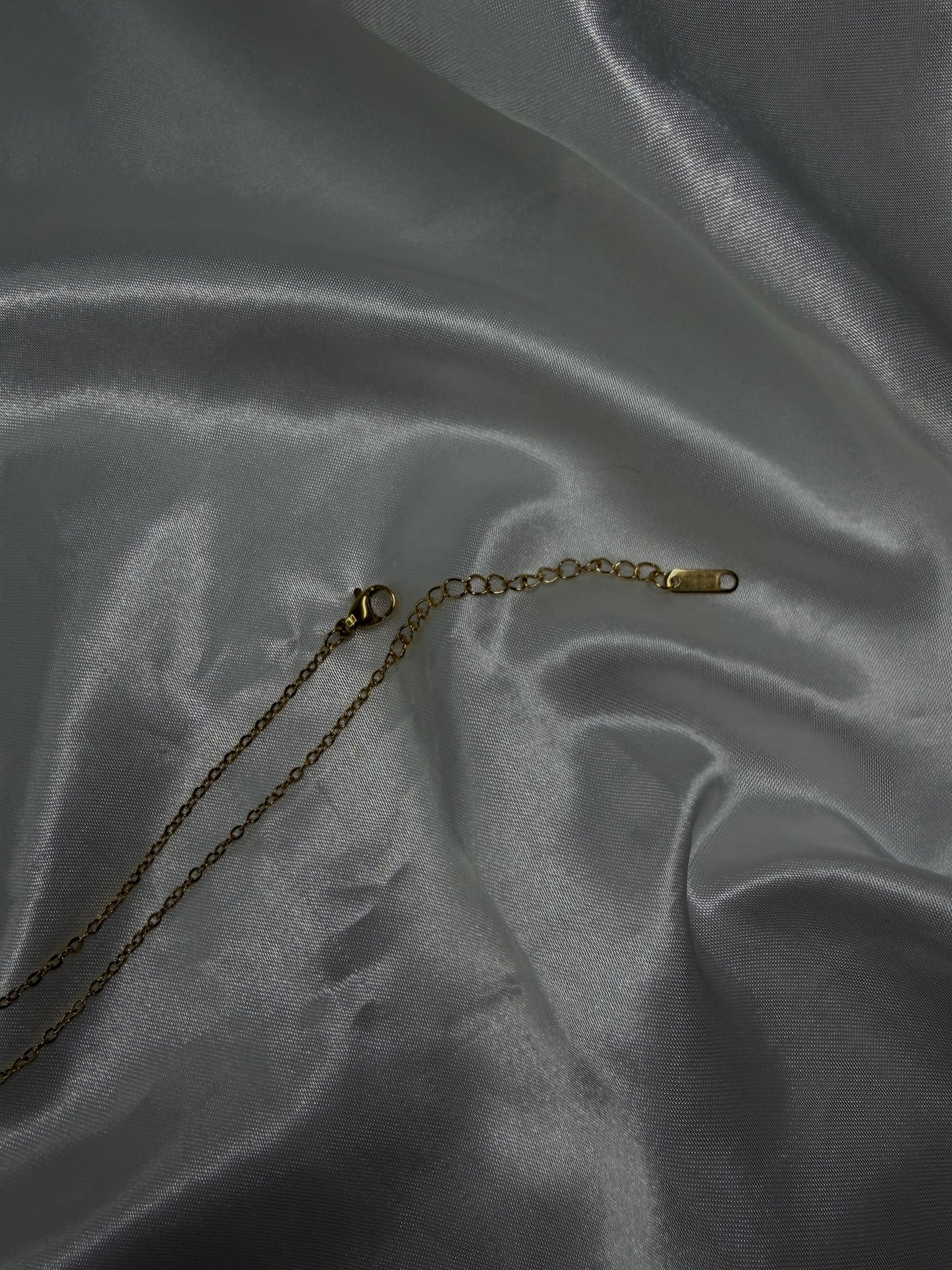 Elorá Necklace