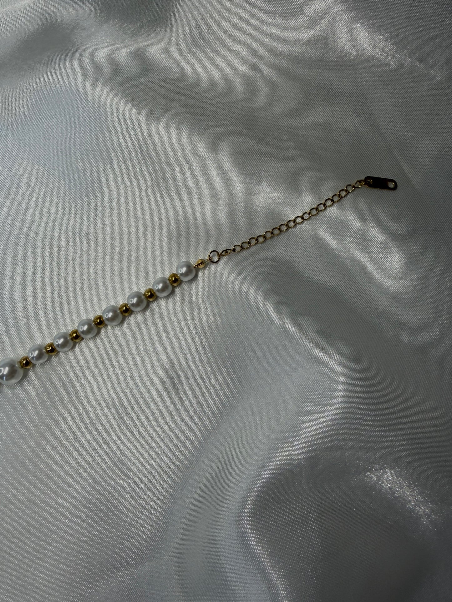 Elyá Necklace