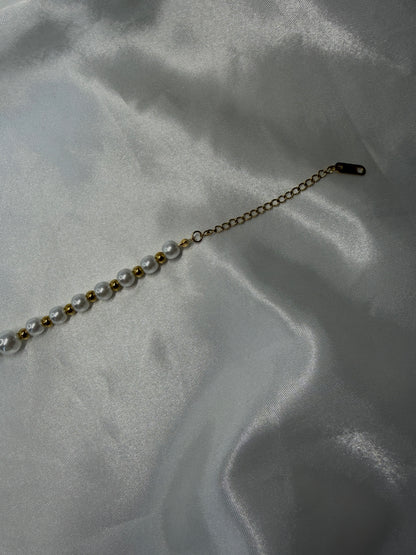 Elyá Necklace