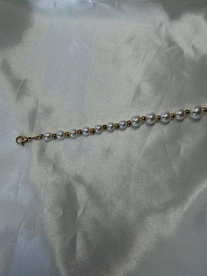 Elyá Necklace