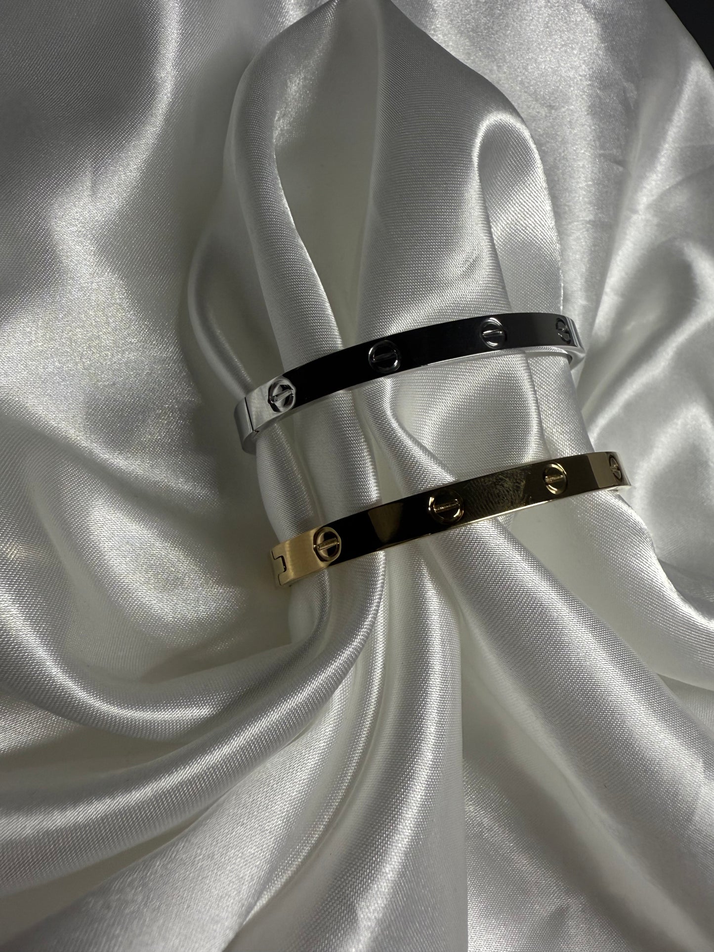 Anissa Bangle