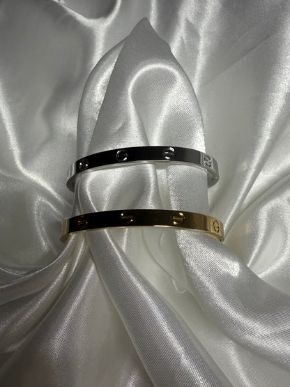 Anissa Bangle
