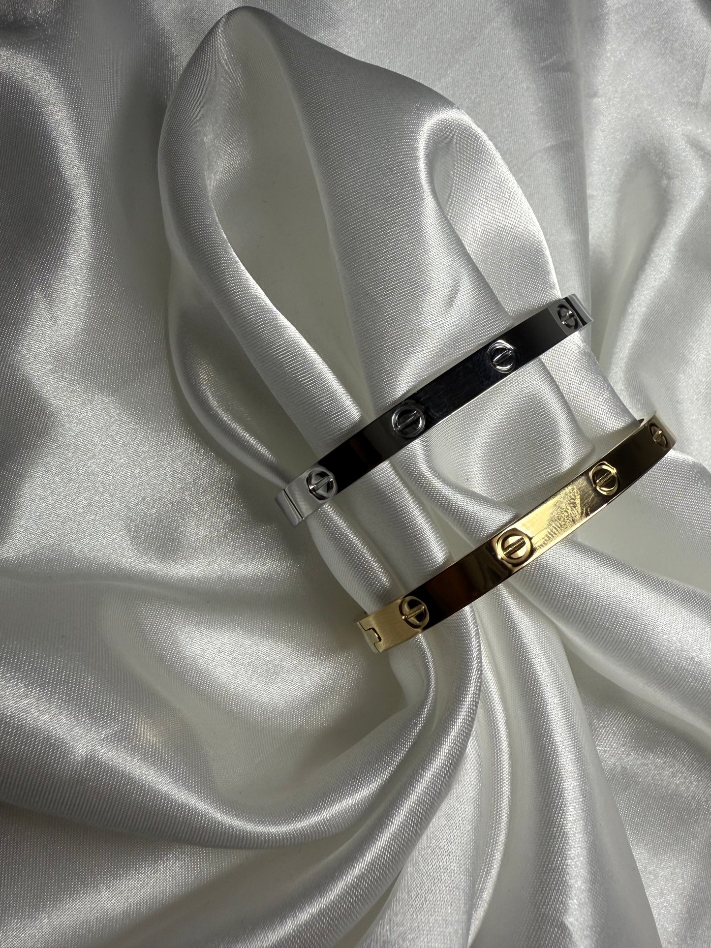 Anissa Bangle